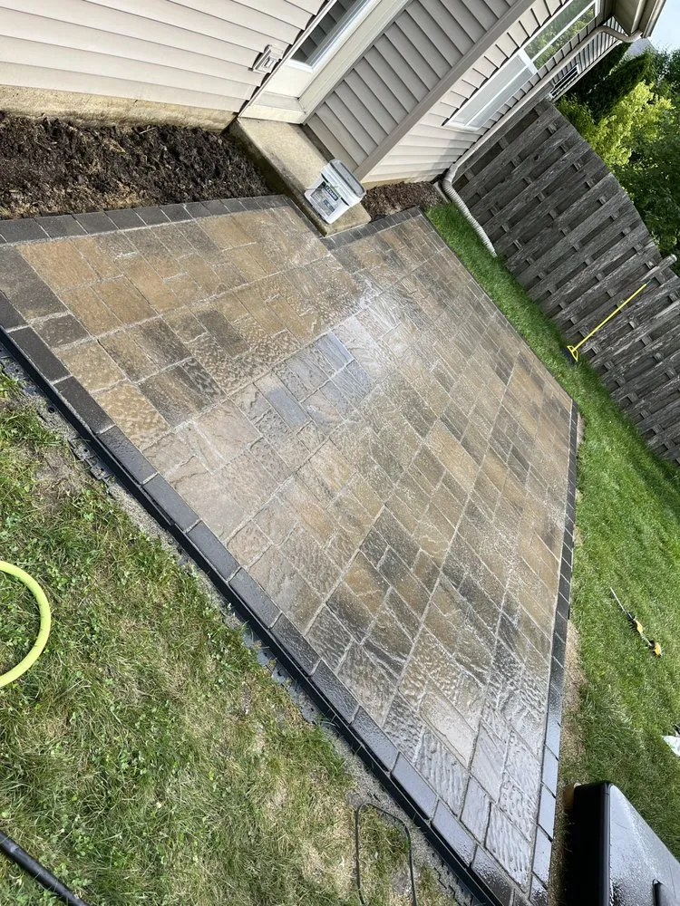 Custom outdoor landscaping experts serving Round Lake Beach, IL - Rivera Concrete Paving