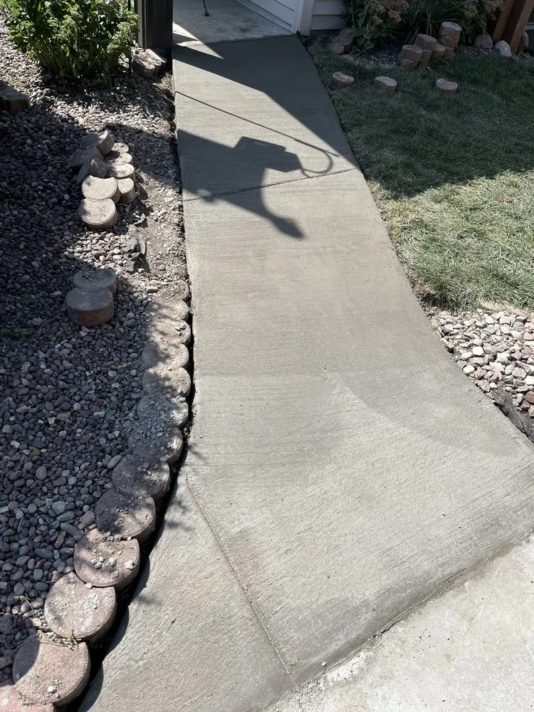 Reliable landscape installation in Round Lake Beach, IL - Rivera Concrete Paving
