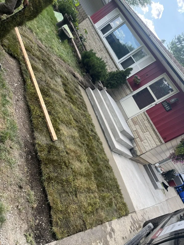 Trusted yard maintenance experts serving Round Lake Beach, IL - Rivera Concrete Paving