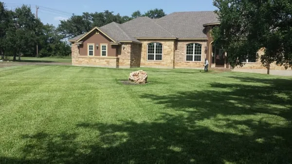 Rivera Landscaping Logo