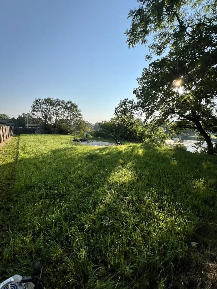 Professional lawn care service in Ottawa, IL by Rivera Lawn Care