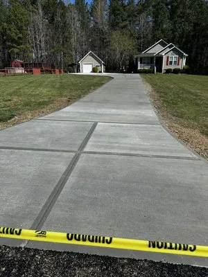 Rivera Lawn Maintenance Logo