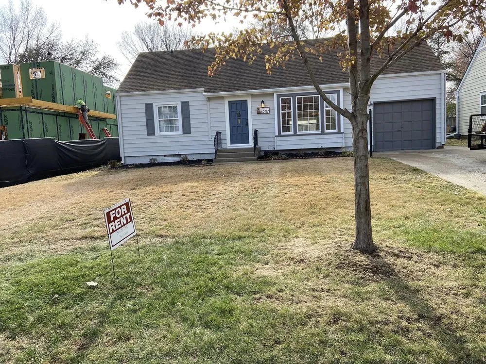 Local yard maintenance in Overland Park, KS by Rivera's Landscaping and Lawn Services