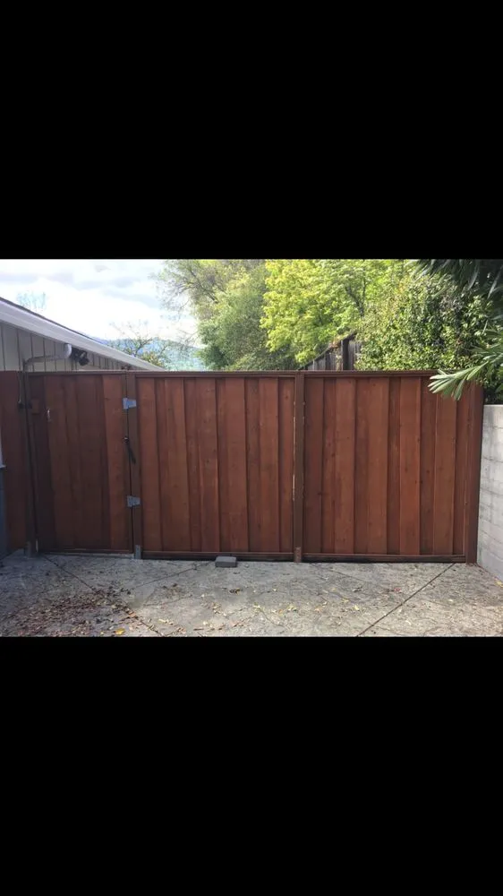 Expert outdoor landscaping in Pittsburg, CA by Rivera's Landscaping Services