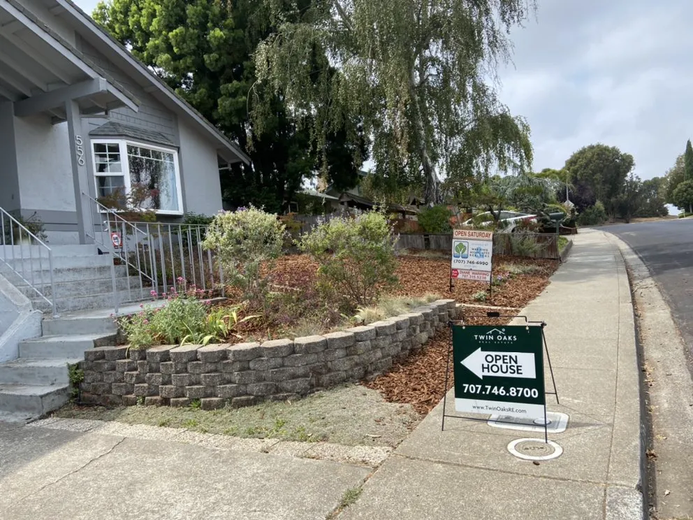 Affordable residential landscaping in Pittsburg, CA by Rivera's Landscaping Services