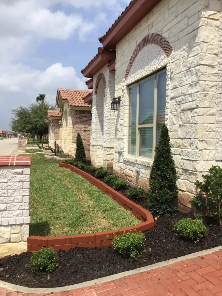 Professional landscaping services in La Feria, TX by Rivera's Lawn & Landscaping