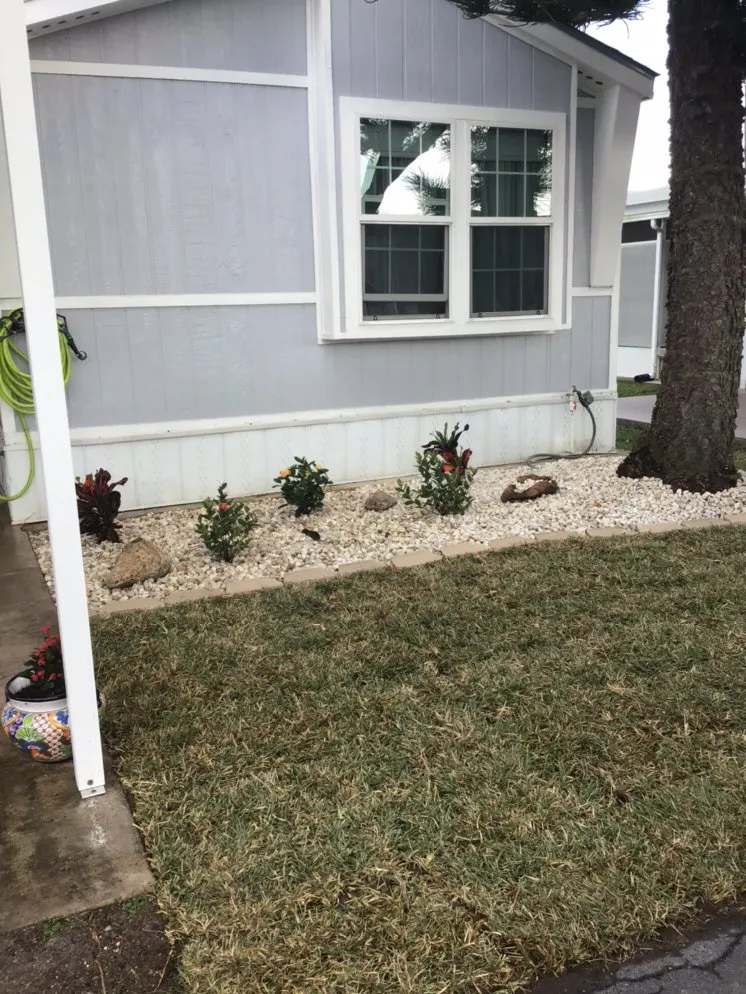 Professional lawn mowing service experts serving La Feria, TX - Rivera's Lawn & Landscaping