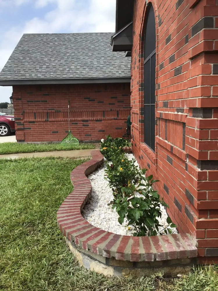 Top-rated residential landscaping with custom design in Mission, TX by Rivera's Lawn & Landscaping