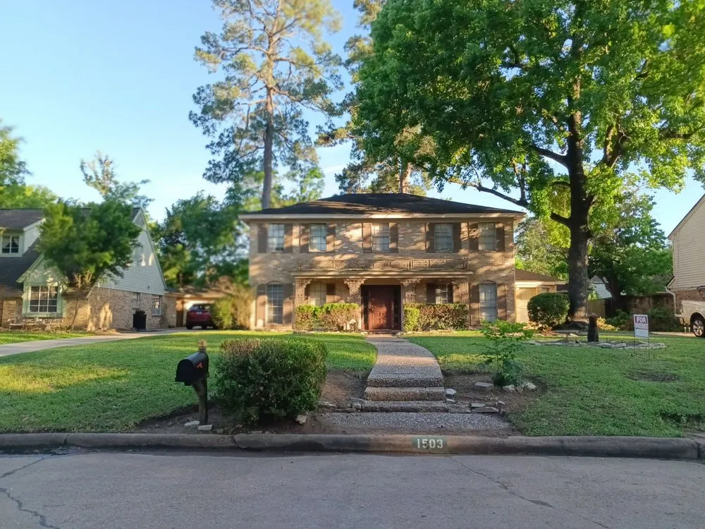 Expert garden landscaping for year-round maintenance in Spring, TX by Rivera’s Lawn Care Services