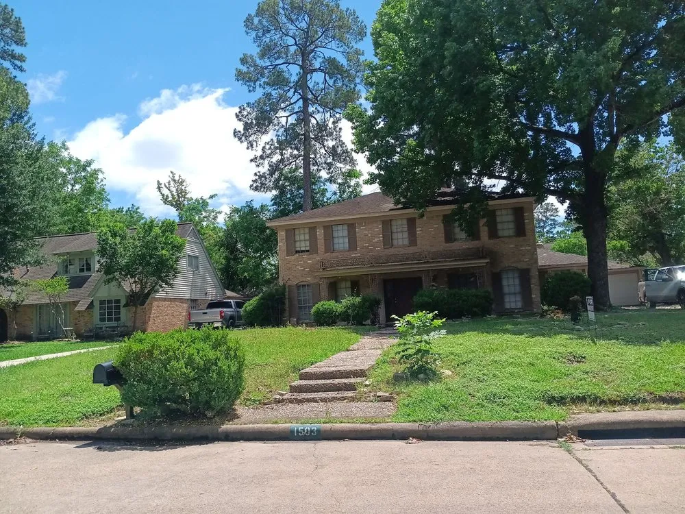 Affordable garden landscaping in Spring, TX - Rivera’s Lawn Care Services