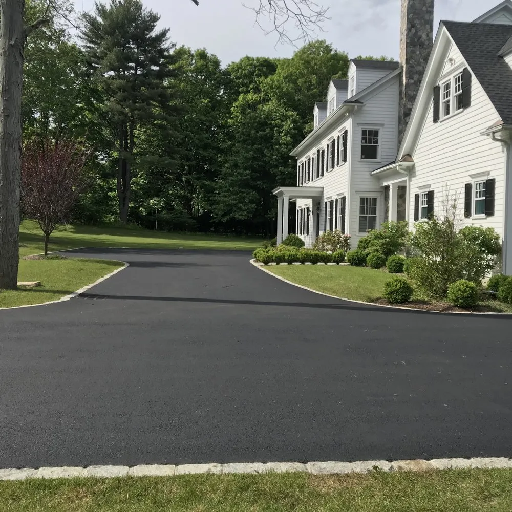 Reliable lawn mowing service in Norwalk, CT - Riveras