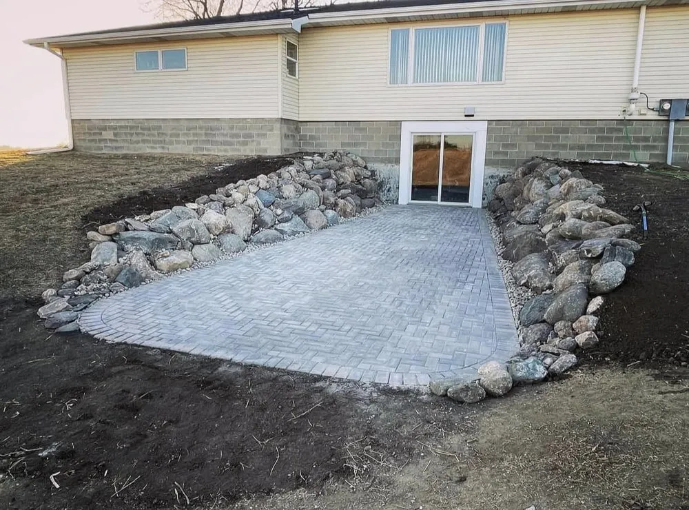 Top-rated landscape installation experts serving Boone, IA - Riverbend Outdoor Improvements
