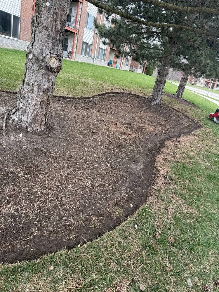 Custom garden landscaping for beautiful yards across Milwaukee, WI - Rivercap Landscaping Services