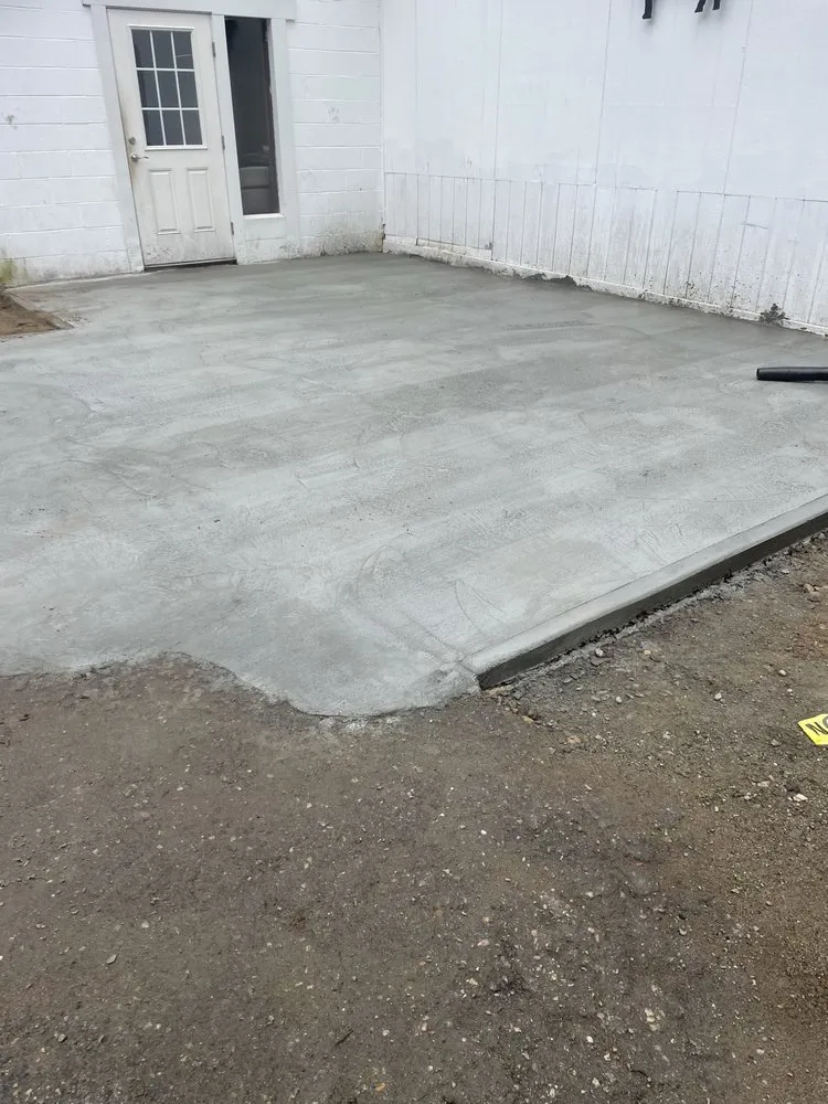 Top-rated outdoor landscaping with custom design in Canterbury, CT by Rivers Construction & Landscaping