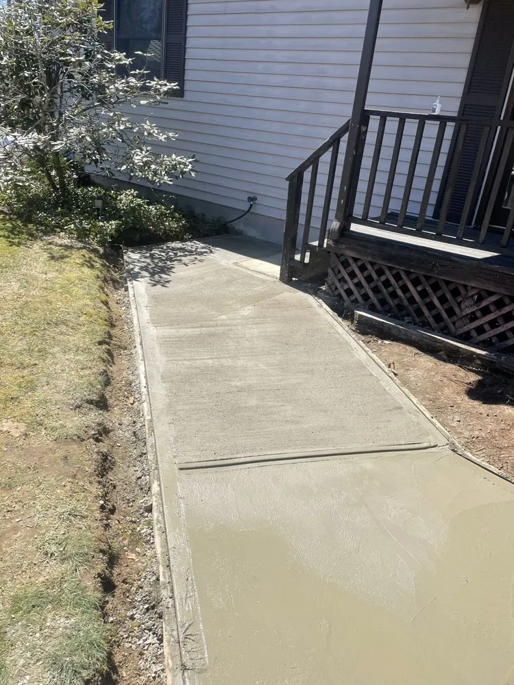 Top-rated lawn mowing service in Canterbury, CT - Rivers Construction & Landscaping