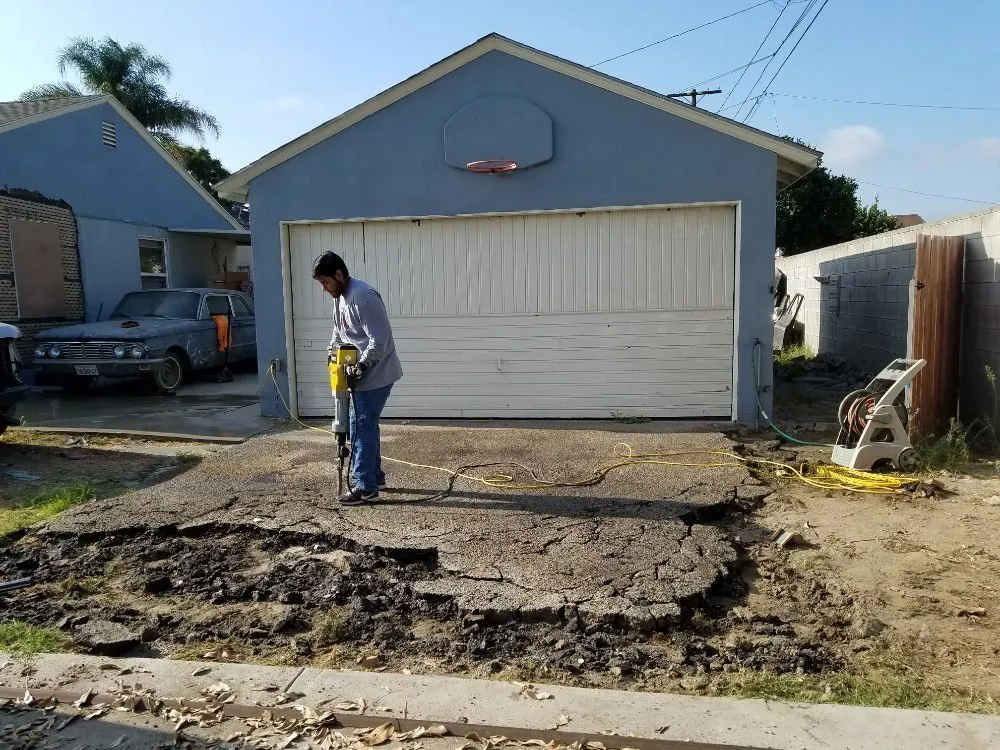 Local yard cleanup service in Long Beach, CA by River's Contractors