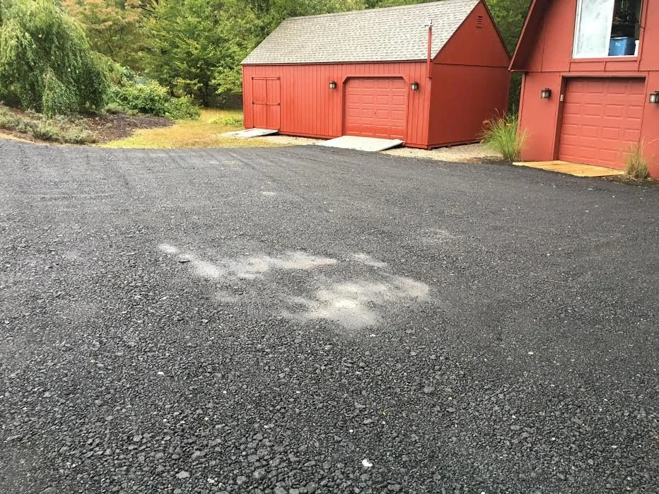 Custom garden landscaping in Chester, CT by River's Edge