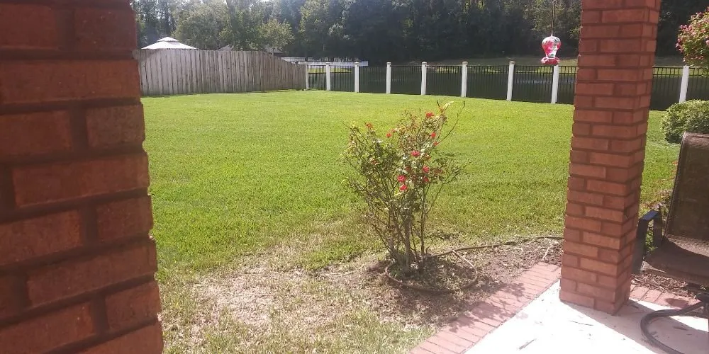 Reliable yard maintenance experts serving Jacksonville, FL - Rivers Edge Landscaping