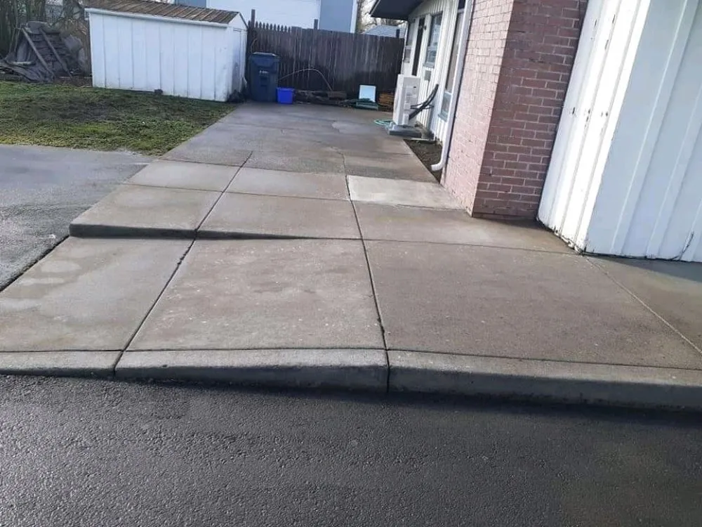 Affordable lawn mowing service in Springfield, OR - Rivers Lawn Care Services