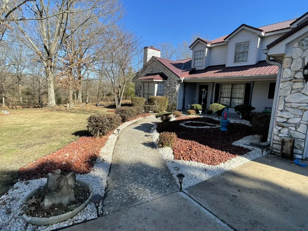 Top-rated garden landscaping experts serving Horn Lake, MS - Rivers Lawn Service