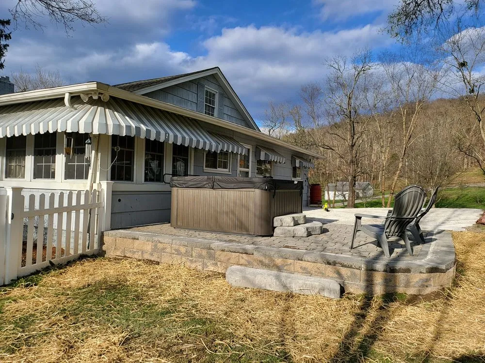 Local garden landscaping in Clendenin, WV - Riverscapes Outdoor Living & Excavation