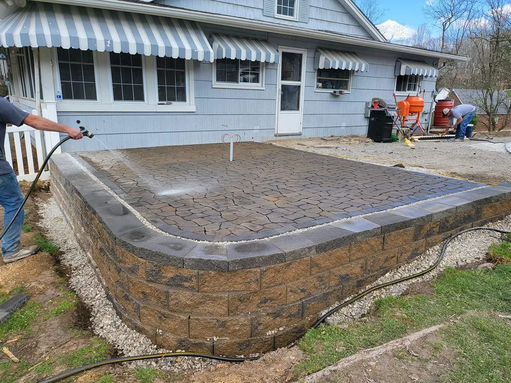 Top-rated outdoor landscaping experts serving Clendenin, WV - Riverscapes Outdoor Living & Excavation