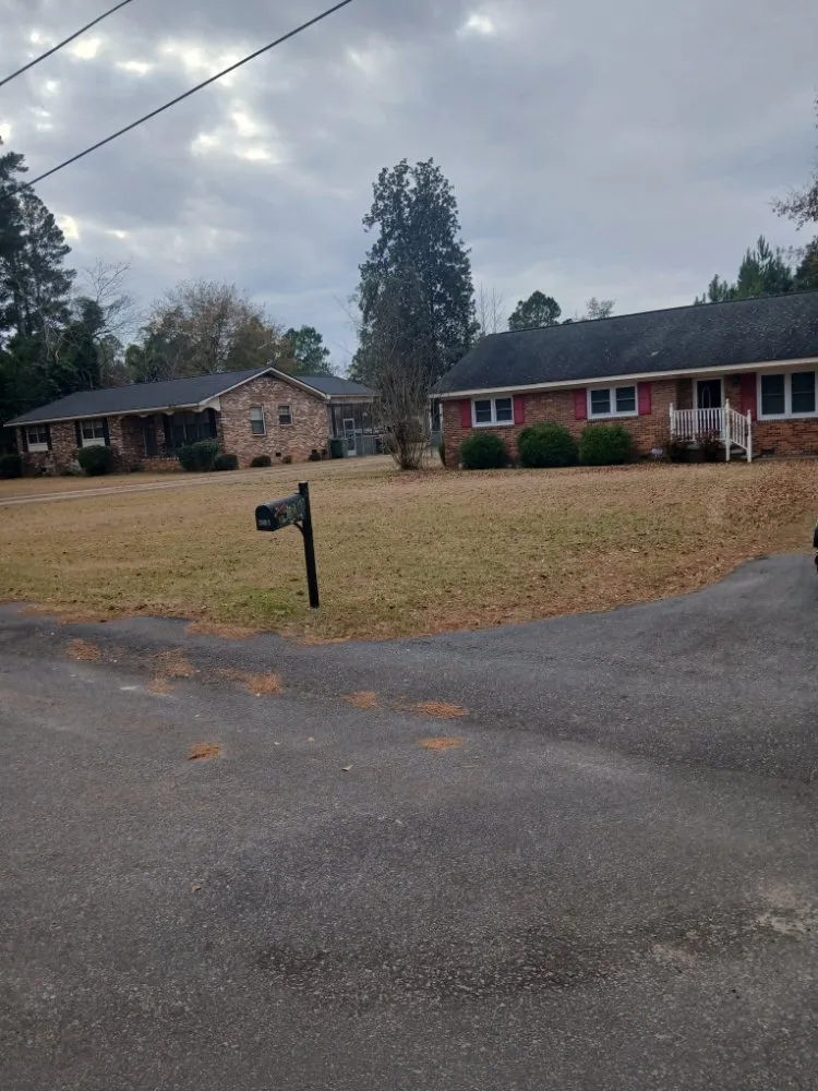Local lawn mowing service experts serving Cordova, SC - RiverSide Landscaping