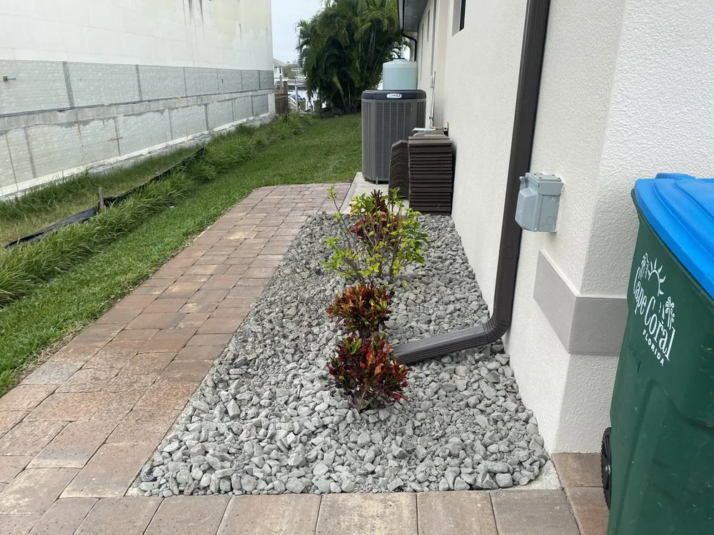Top-rated yard maintenance for residential properties in North Fort Myers, FL by Riverside Landscaping