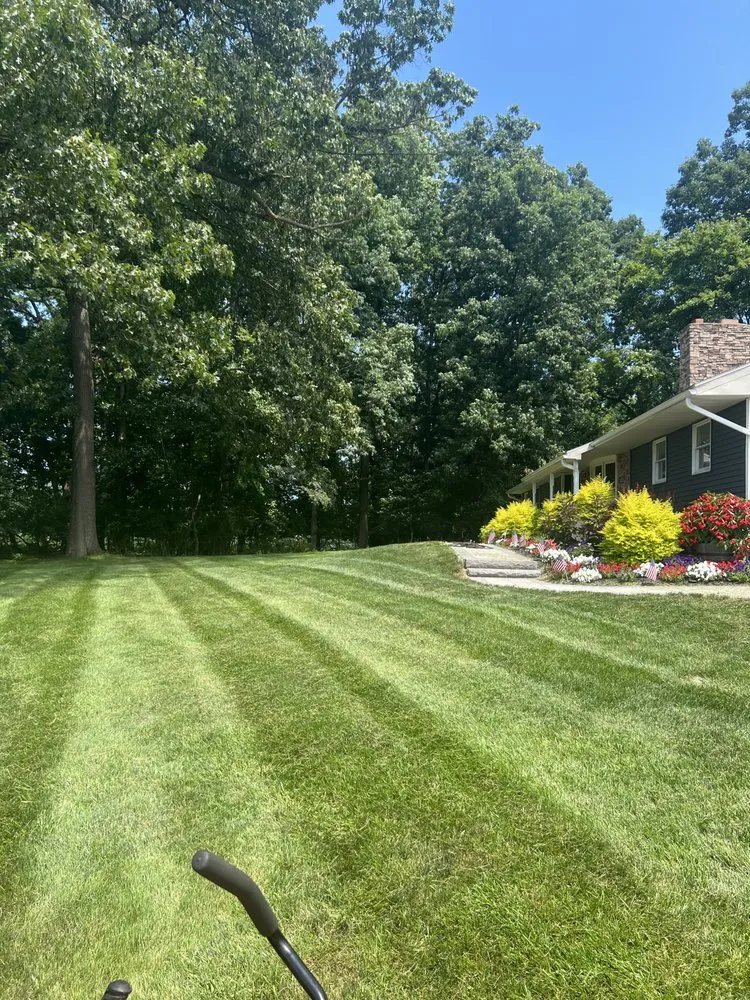 Custom landscaping services experts serving Phillipsburg, NJ - Riverside Lawn Care