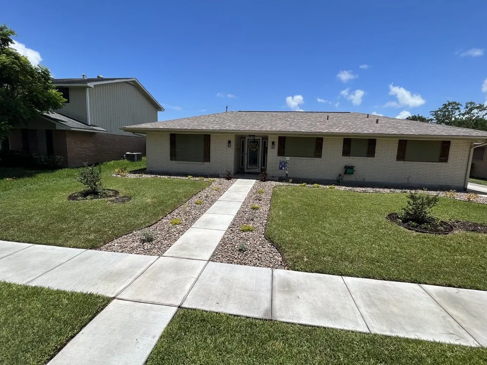 Custom outdoor landscaping with custom design in Corpus Christi, TX by Riverstone Landscaping