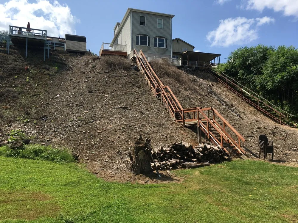 Top-rated lawn care service in Ambridge, PA - Rivertown LCS