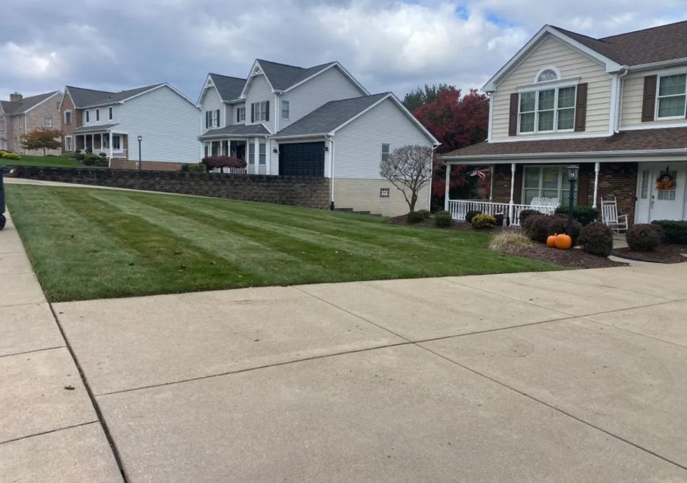 Custom lawn care service experts serving Ambridge, PA - Rivertown LCS