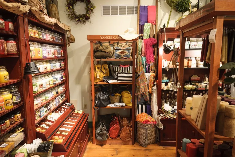 Top-rated yard maintenance for outdoor upgrades across Temple, PA - Riverview Gardens & Gifts