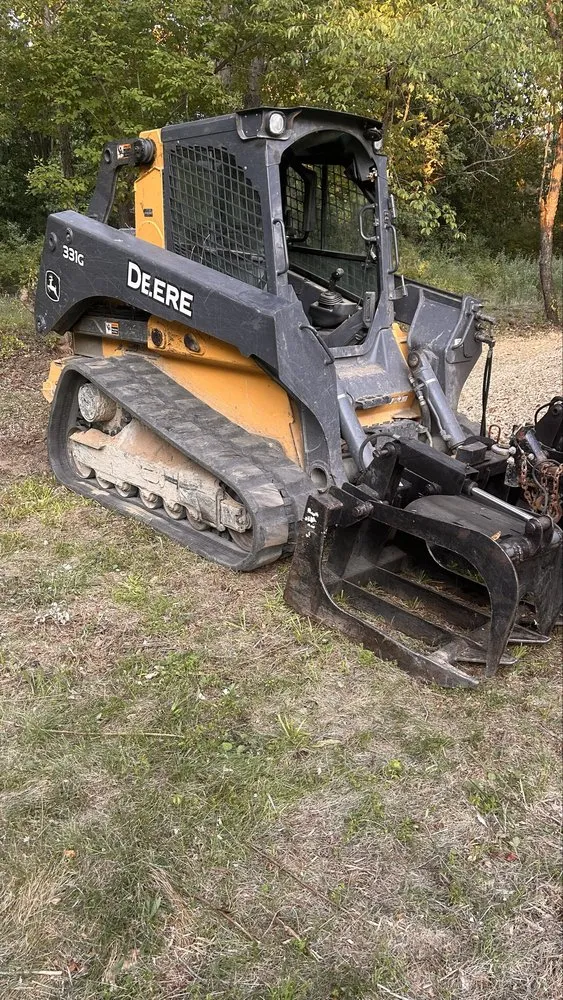 Top-rated landscaping services experts serving Fenton, MI - Riverway Outdoor Solutions