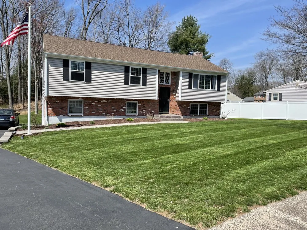 Local lawn mowing service experts serving Cheshire, CT - Riverwood Groundskeeping