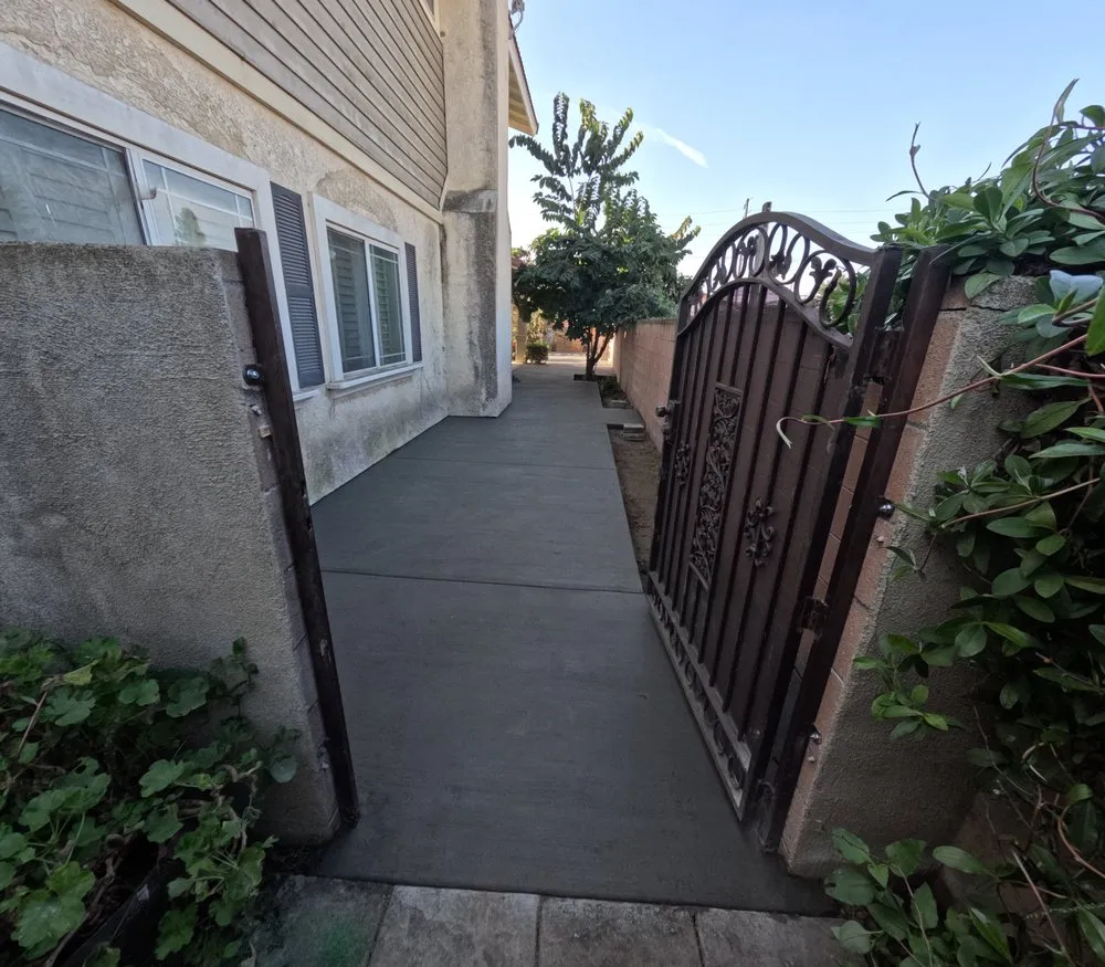 Local lawn mowing service in Westminster, CA - RIVO Landscaping