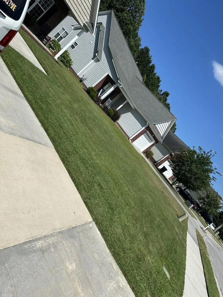 Top-rated lawn care service in Jacksonville, NC by RJ Dreamscape Designs