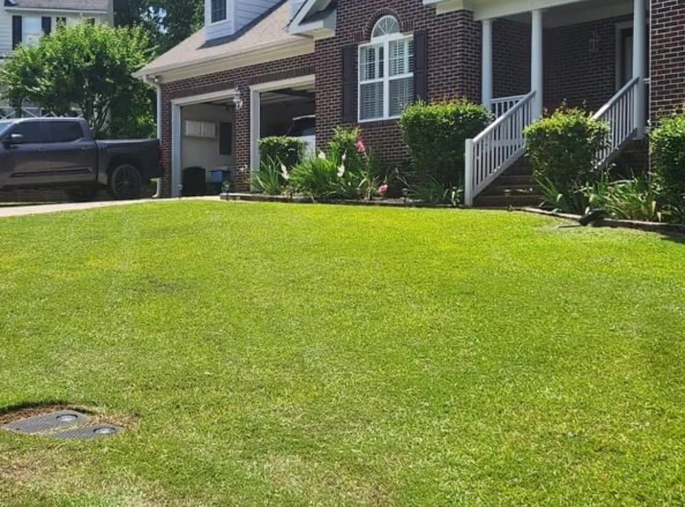 Affordable outdoor landscaping for homes in Jacksonville, NC by RJ Dreamscape Designs