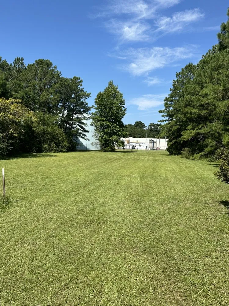 Professional landscaping services in Jacksonville, NC by RJ Dreamscape Designs