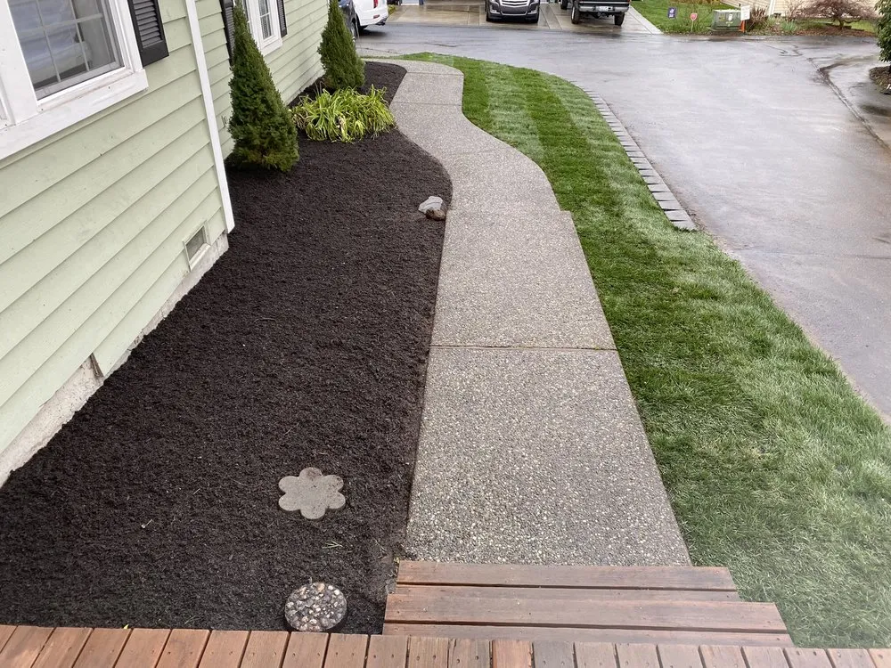 Trusted lawn mowing service in Woodinville, WA - R&J hardscape and maintenance