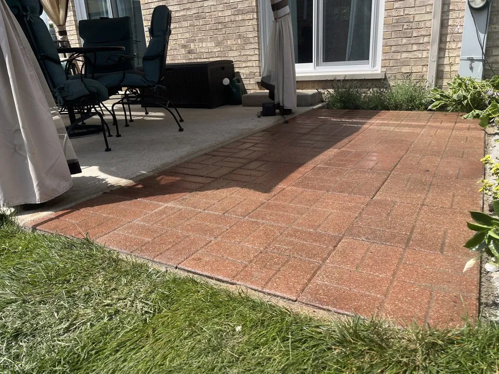 Affordable lawn mowing service experts serving Frankfort, IL - RJ Landscape & Lawn Maintenance