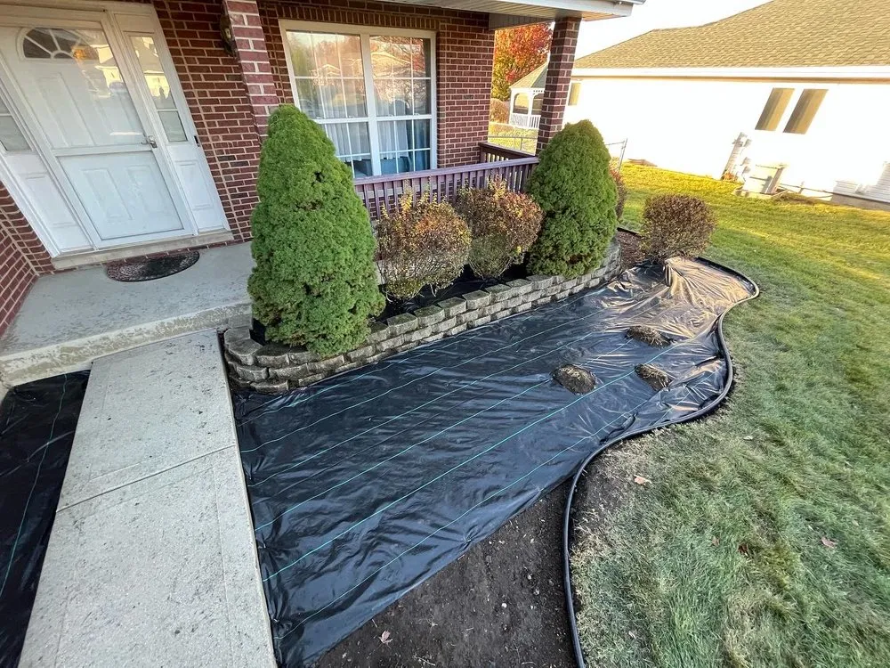 Affordable garden landscaping in Frankfort, IL by RJ Landscape & Lawn Maintenance