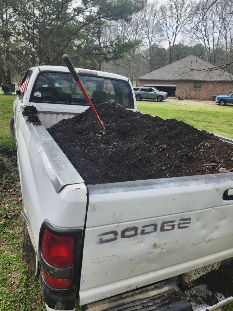 Custom yard maintenance experts serving Terry, MS - RJ Landscape