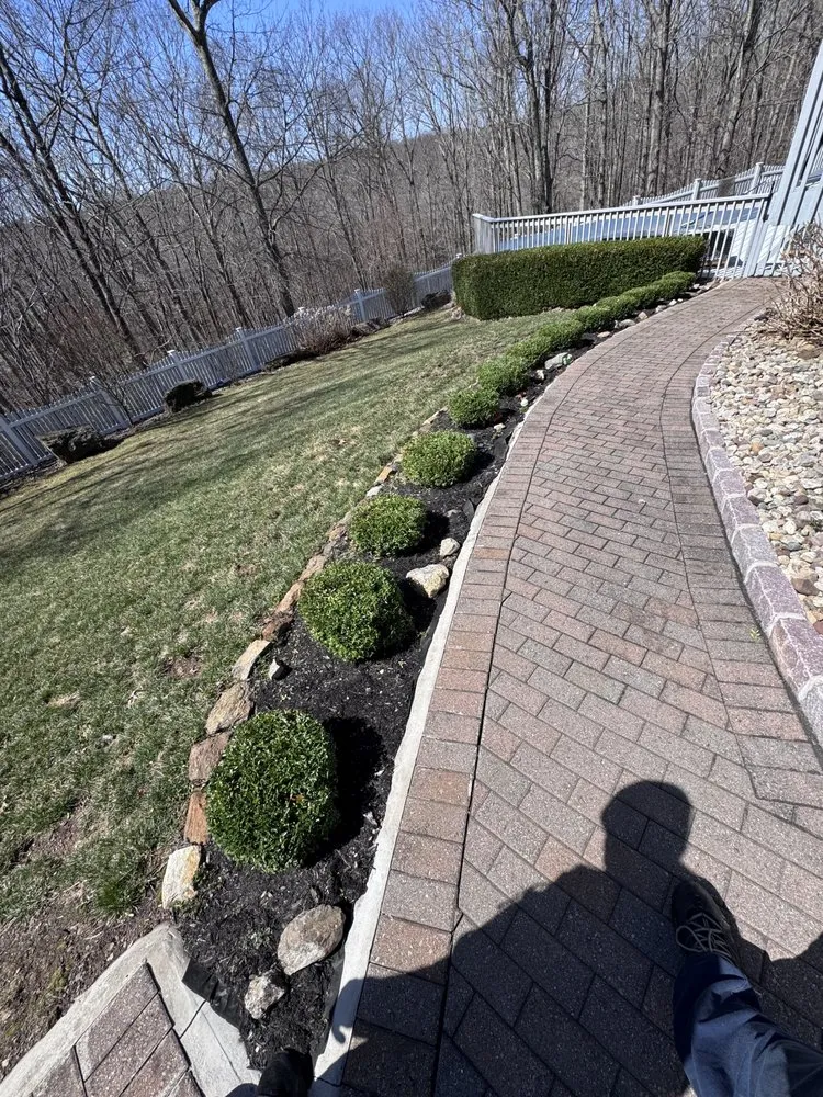 Reliable landscaping services in East Haven, CT by R&J Landscaping