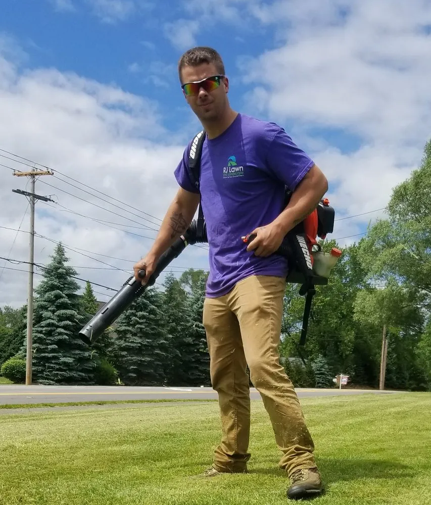 Expert lawn care service experts serving Farmington, NY - RJ Lawn and Landscape