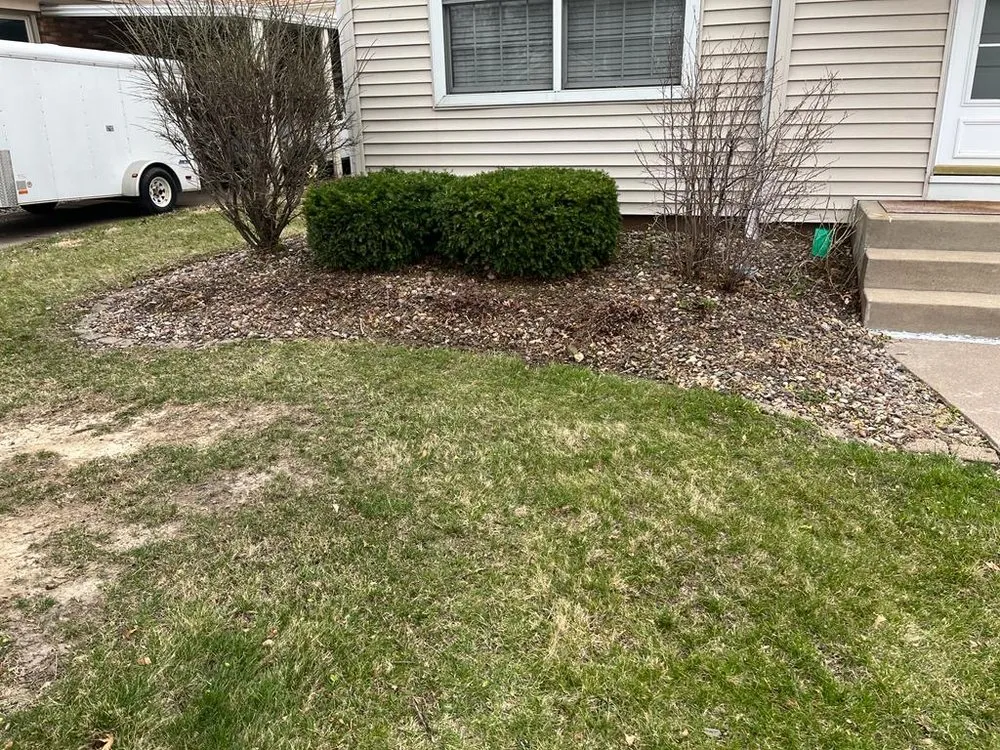 Trusted lawn mowing service experts serving Muscatine, IA - R&J Lawn Care and Cleaning