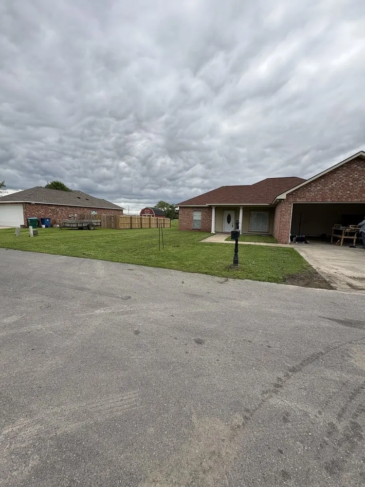 Custom garden landscaping in Port Allen, LA by Rj Lawn Care