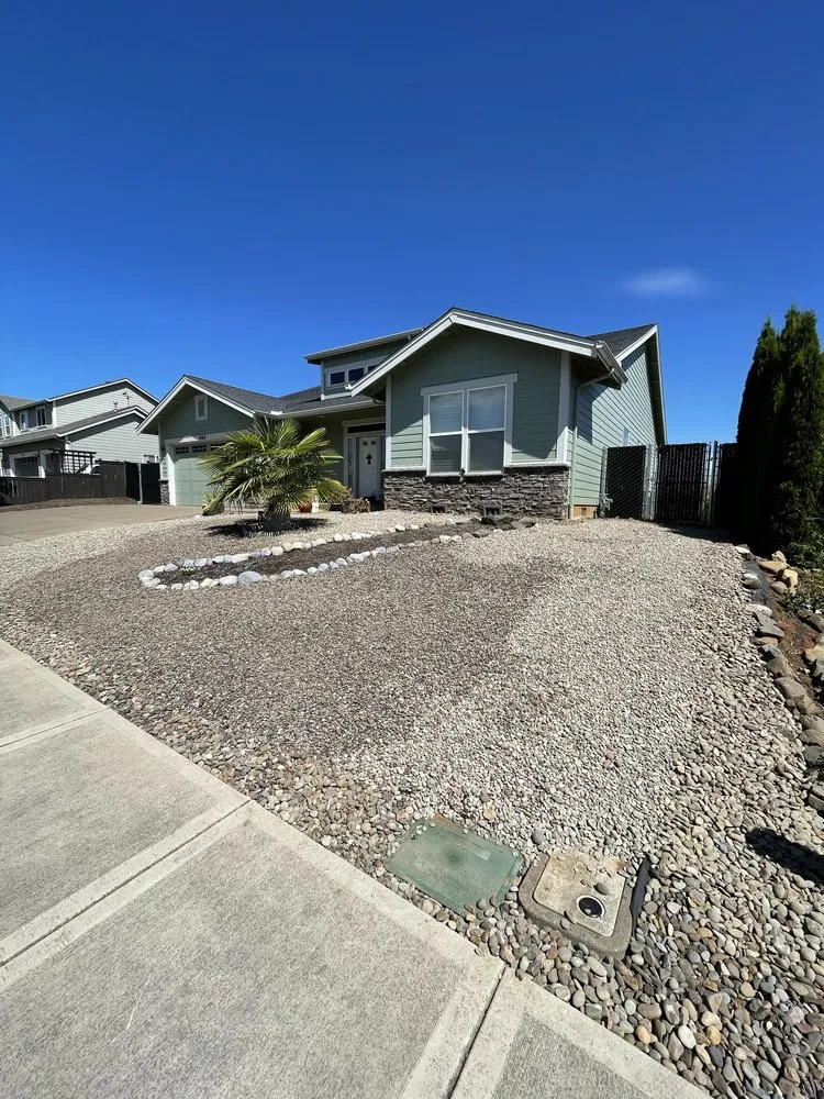 Custom lawn mowing service in Salem, OR by R&J Lawn Maintenance