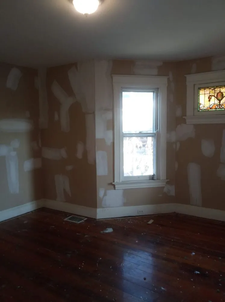 Professional lawn mowing service experts serving Dayton, KY - RJ Lawns