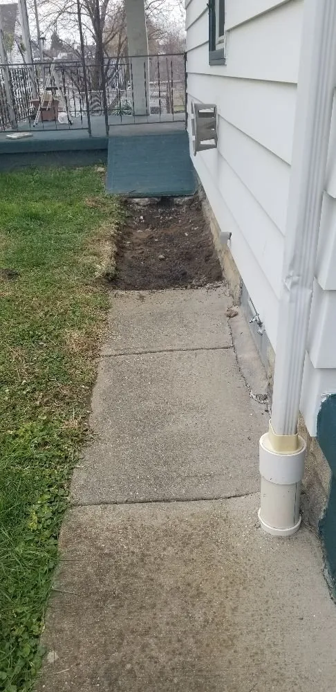 Custom lawn care service in Dayton, KY by RJ Lawns